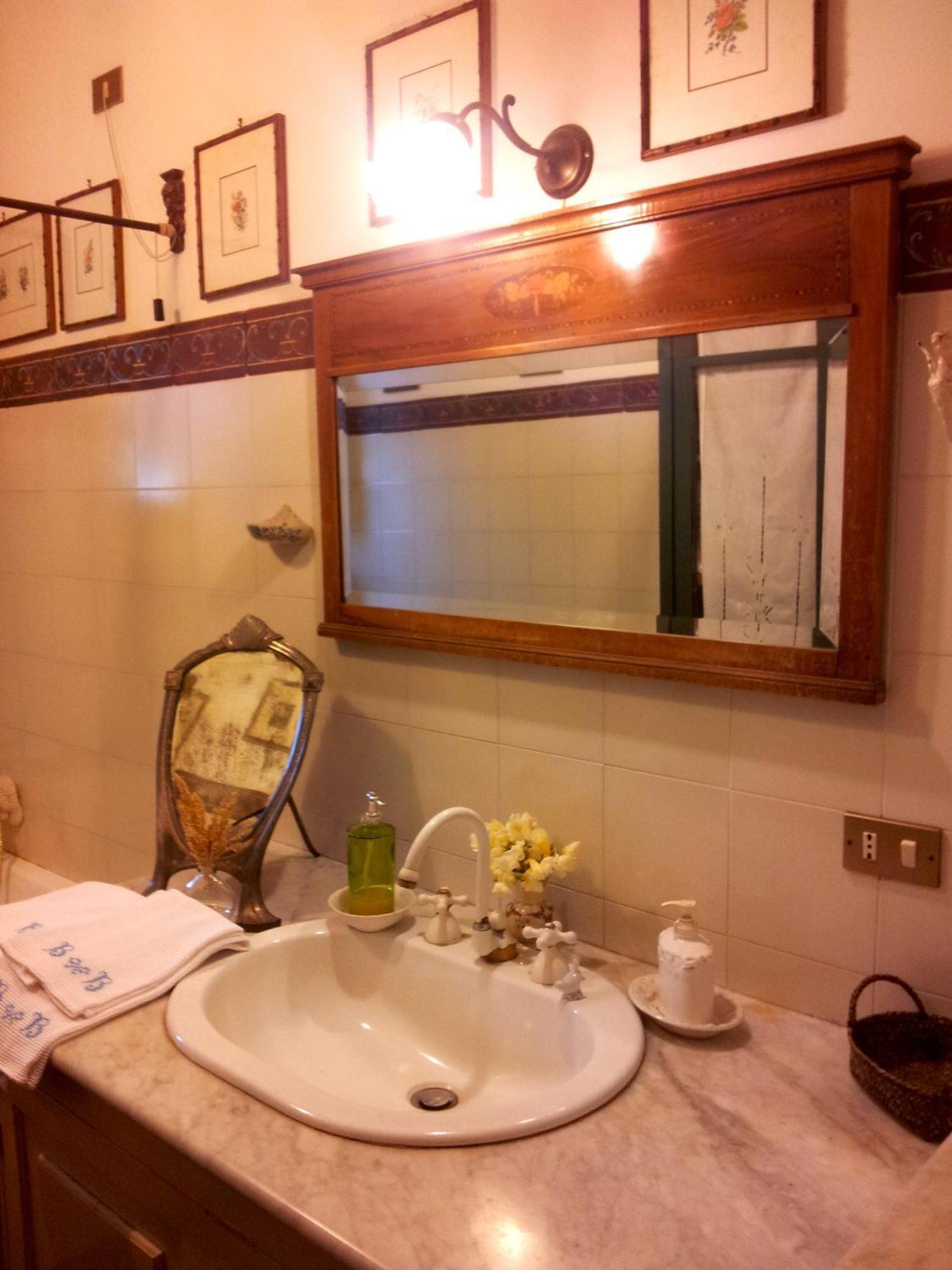 Relais De Charme - B&B Short Lets La Casa Di Francesca Sant'Agata Li Battiati Room photo