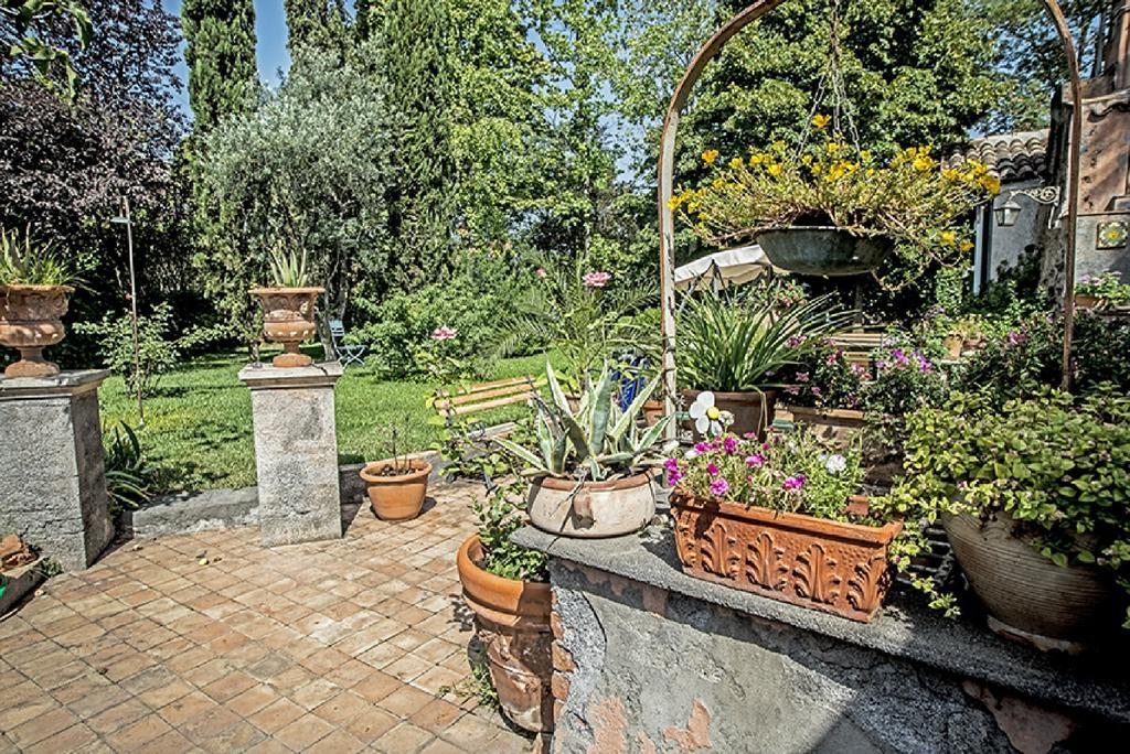 Relais De Charme - B&B Short Lets La Casa Di Francesca Sant'Agata Li Battiati Exterior photo