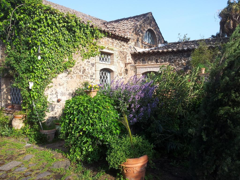 Relais De Charme - B&B Short Lets La Casa Di Francesca Sant'Agata Li Battiati Exterior photo