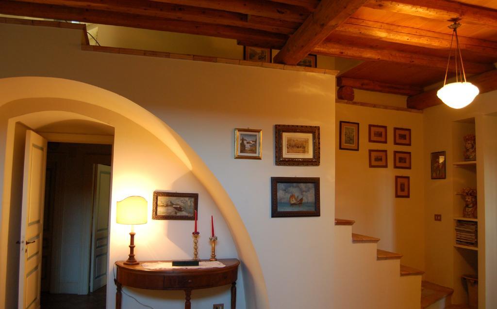 Relais De Charme - B&B Short Lets La Casa Di Francesca Sant'Agata Li Battiati Room photo