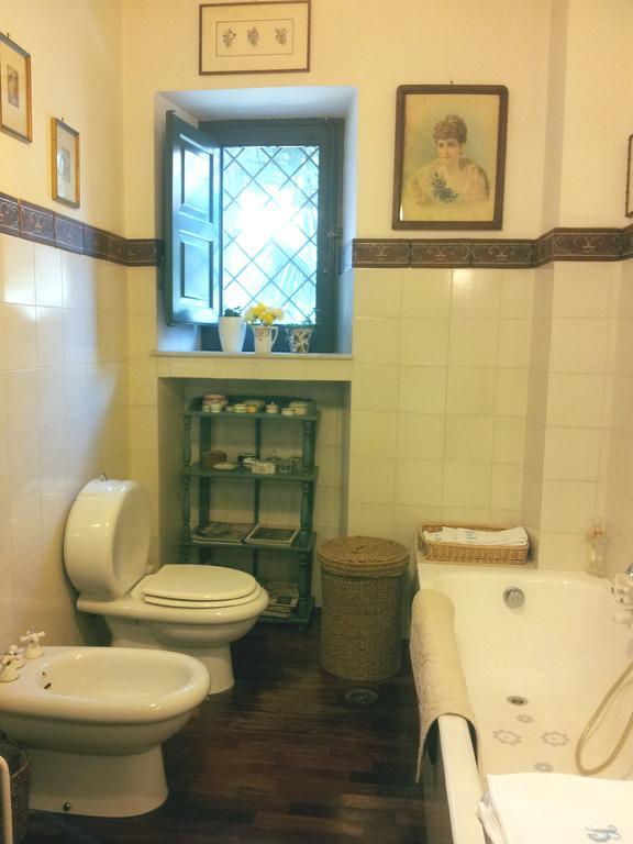 Relais De Charme - B&B Short Lets La Casa Di Francesca Sant'Agata Li Battiati Room photo