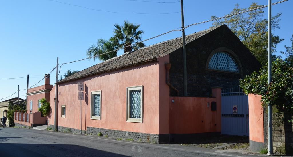 Relais De Charme - B&B Short Lets La Casa Di Francesca Sant'Agata Li Battiati Exterior photo